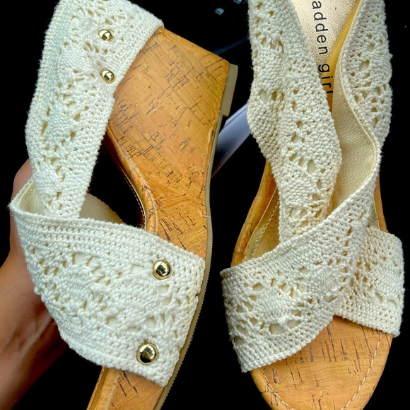 Madden girl crochet wedge sandals - Picture 2 of 3